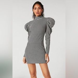 Brand New SHEIN houndstooth mini - size Small